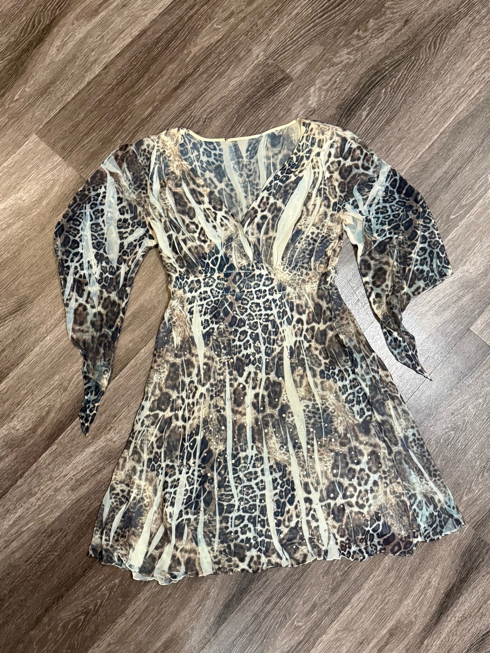 Dress - Picture 5 of 15